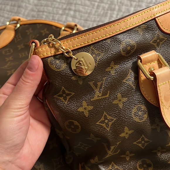 Everyday use bag , no rips , good condition, hand bag - Picture 5 of 7